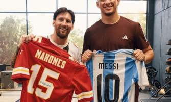 Mahomes and Messi exchanged signed jerseys