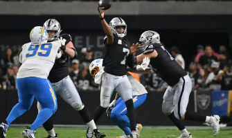 The Chargers won their second consecutive game against the Raiders