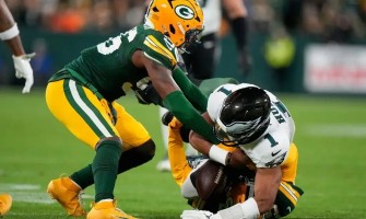 Philadelphia Eagles Narrowly Defeat Green Bay Packers on the Road